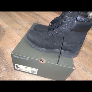 Timberland Black Boots slightly worn!!